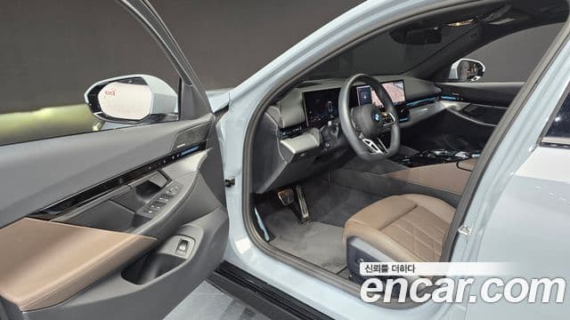 BMW 5 Series 2024 — Şəkil 8/20
