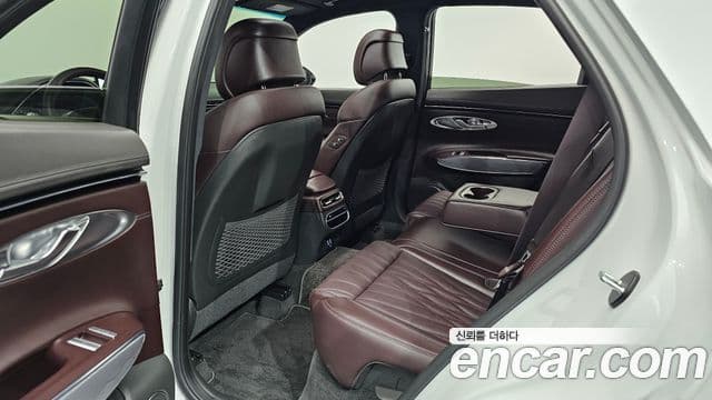 Genesis GV70 2022 — Şəkil 12/20