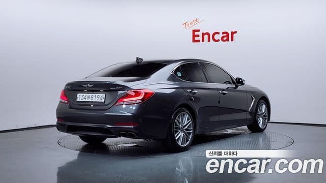 Genesis G70 2020 — ფოტო 11/36