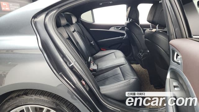 Genesis G70 2020 — ფოტო 20/36