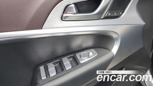 Genesis G70 2020 — ფოტო 27/36