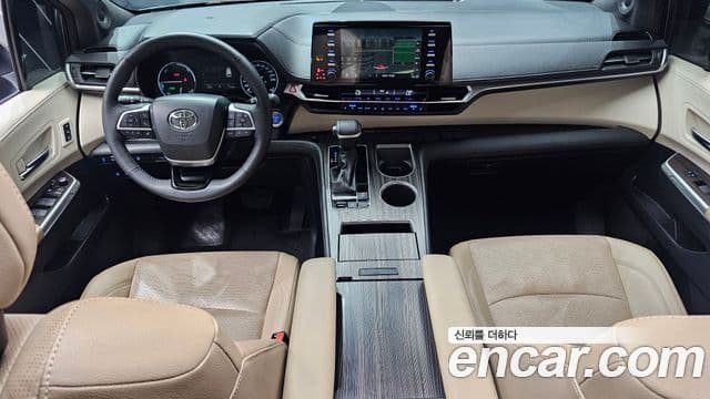 Toyota Sienna 2023 — ფოტო 7/20