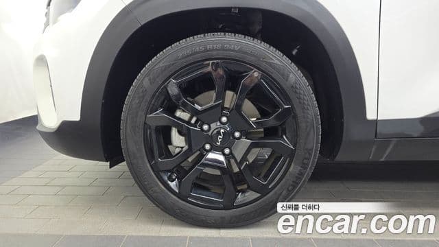 Kia Seltos 2023 — Şəkil 5/20