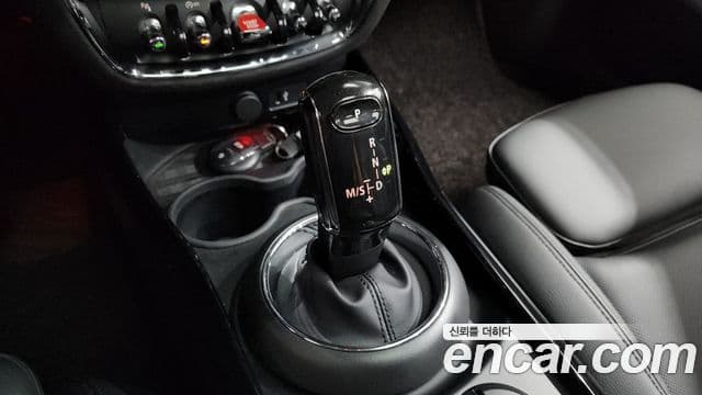 Mini Cooper Clubman 2021 — фото 9 из 20