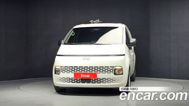 Hyundai Staria 2023 — ფოტო 3/20