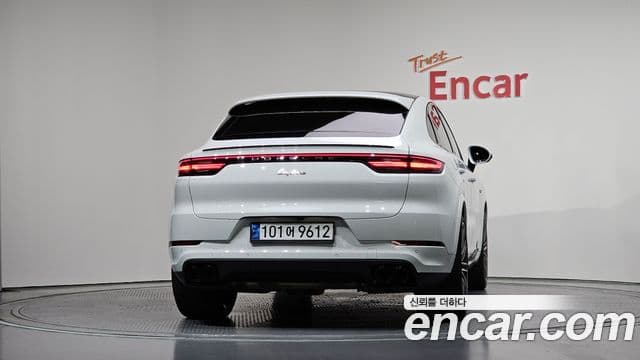 Porsche Cayenne 2020 — Photo 11/20