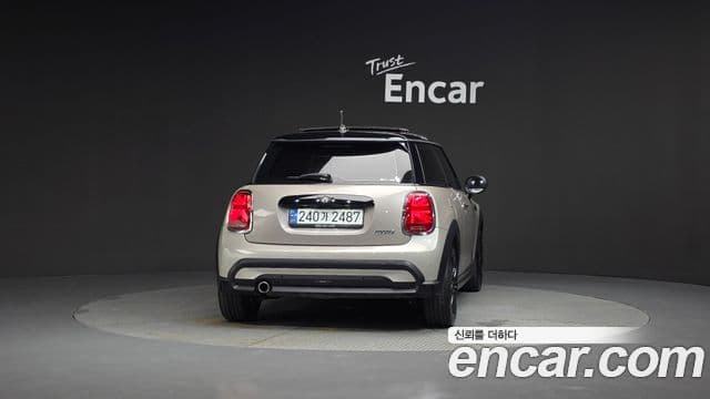 Mini Cooper 2023 — ფოტო 3/20