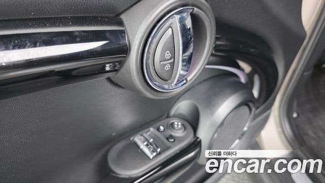 Mini Cooper 2023 — ფოტო 13/20