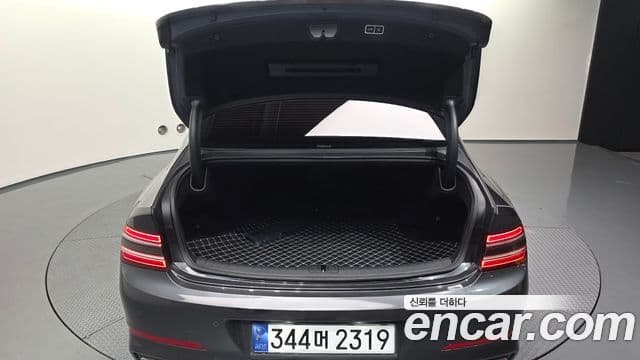 Genesis Electrified G80 2020 — Şəkil 19/20