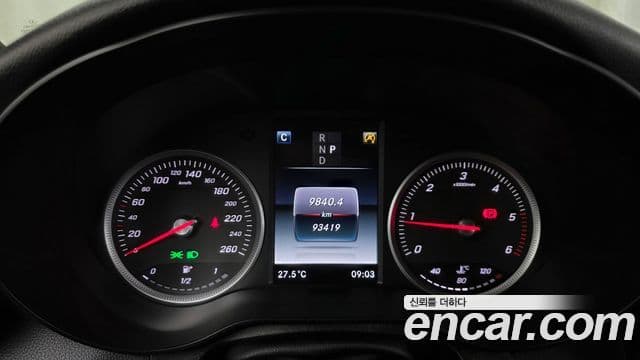 Mercedes-Benz GLC-Class 2018 — Şəkil 8/20