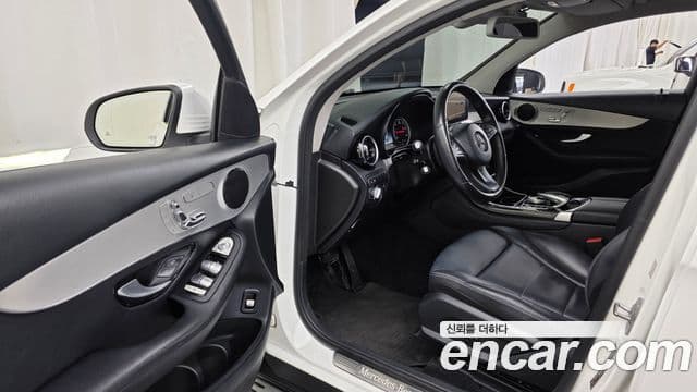Mercedes-Benz GLC-Class 2018 — Şəkil 10/20