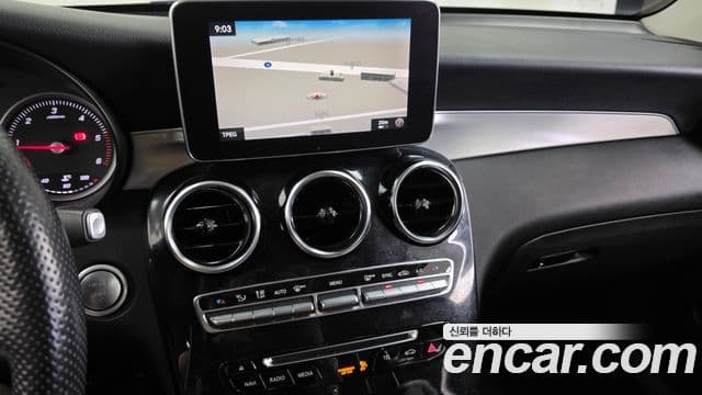 Mercedes-Benz GLC-Class 2018 — Şəkil 13/20