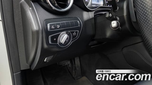 Mercedes-Benz GLC-Class 2018 — Şəkil 17/20