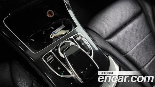 Mercedes-Benz GLC-Class 2018 — Şəkil 18/20