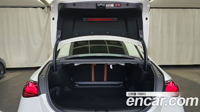Mercedes-Benz E-Class 2025 — фото 20 из 20