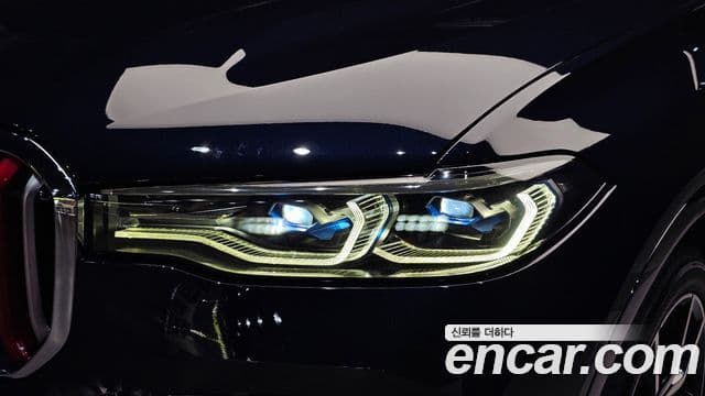BMW X7 2021 — Photo 14/33