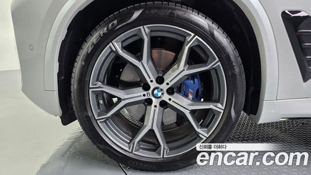 BMW X5 2025 — Photo 21/34