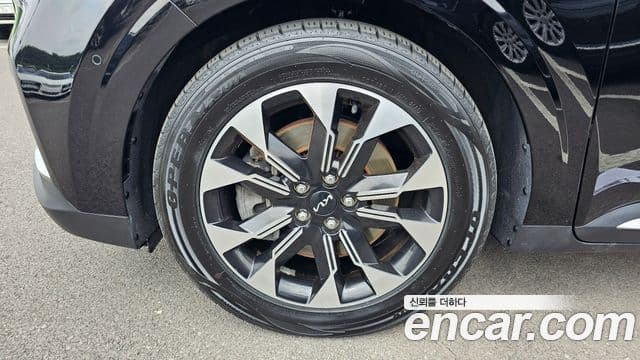 Kia Carnival 2023 — фото 5 из 20
