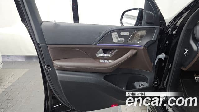 Mercedes-Benz GLS-Class 2022 — Photo 15/34