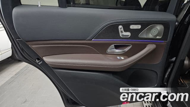 Mercedes-Benz GLS-Class 2022 — Photo 18/34