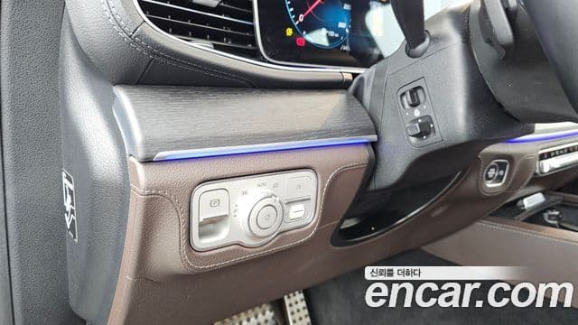 Mercedes-Benz GLS-Class 2022 — Photo 3/34