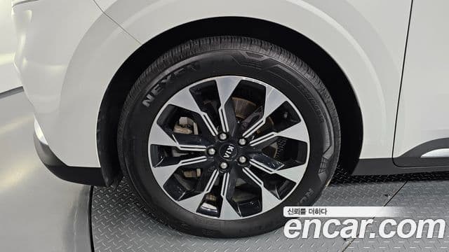 Kia Carnival 2020 — Фото 5/20