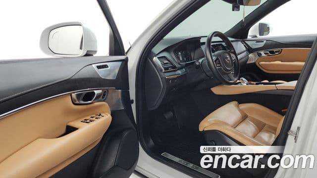 Volvo XC90 2022 — Фото 10/20