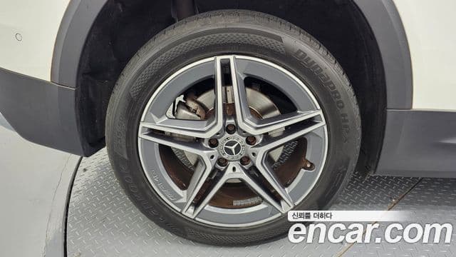 Mercedes-Benz GLB-Class 2021 — ფოტო 5/20