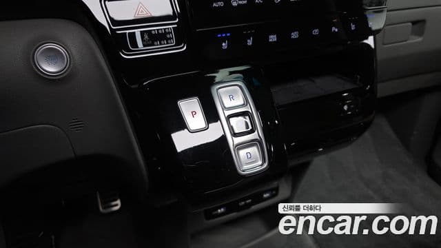 Hyundai Staria 2023 — Şəkil 8/20