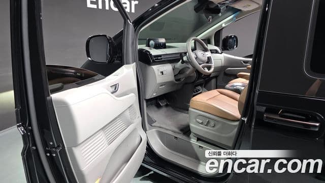 Hyundai Staria 2023 — фото 9 из 20