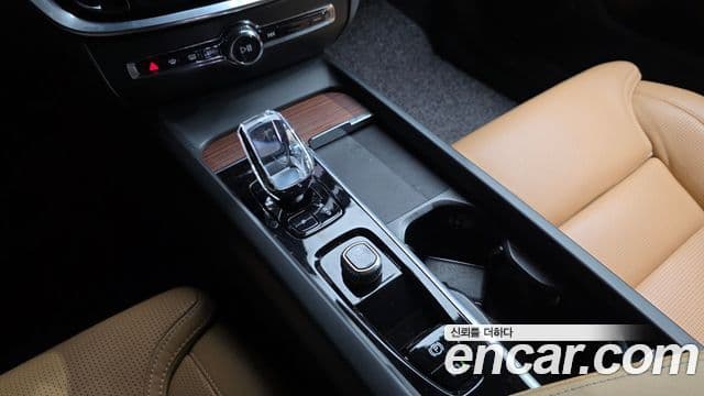 Volvo V60 Cross Country 2023 — Photo 11/20