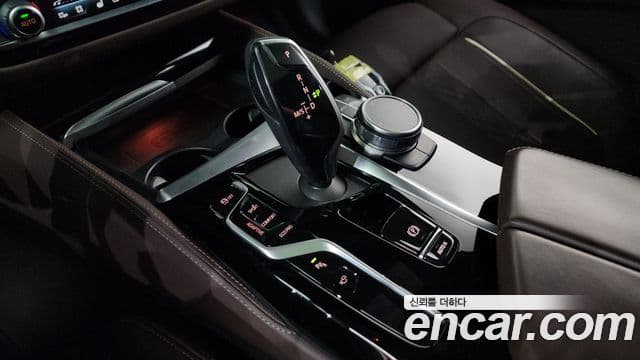 BMW 5 Series 2021 — Фото 9/20