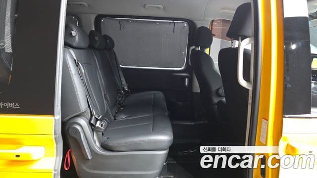 Hyundai Staria 2023 — фото 11 из 20