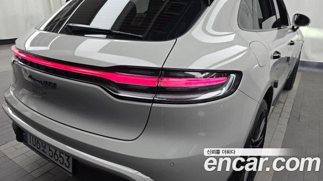 Porsche Macan 2024 — Photo 6/32