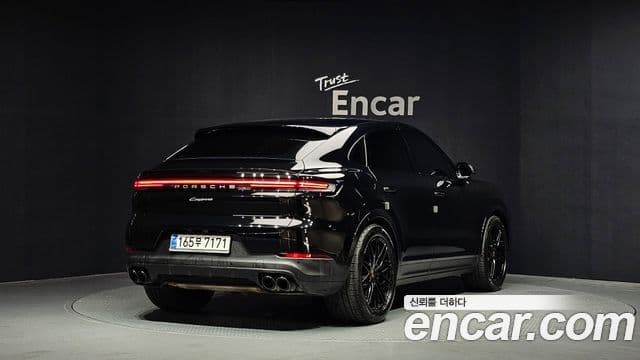 Porsche Cayenne 2025 — ფოტო 2/20
