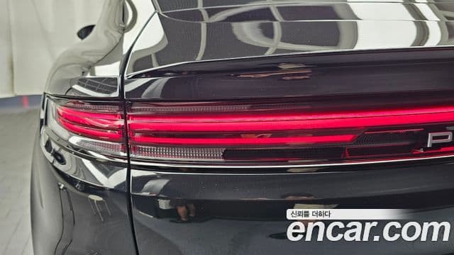 Porsche Cayenne 2025 — Photo 13/31