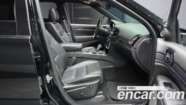 Jeep Grand Cherokee 2020 — Şəkil 11/20