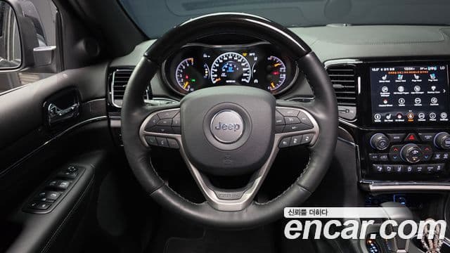 Jeep Grand Cherokee 2020 — Şəkil 13/20