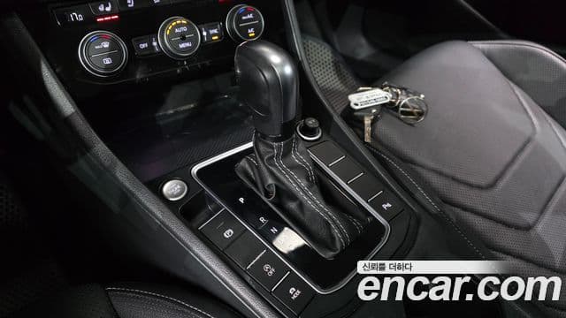 Volkswagen Jetta 2021 — Şəkil 19/20