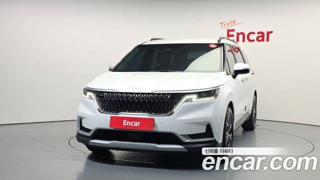 Kia Carnival 2023 — ფოტო 3/20