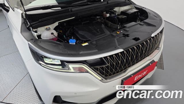 Kia Carnival 2023 — ფოტო 6/20