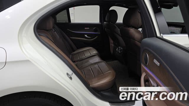 Mercedes-Benz E-Class 2021 — Şəkil 11/20