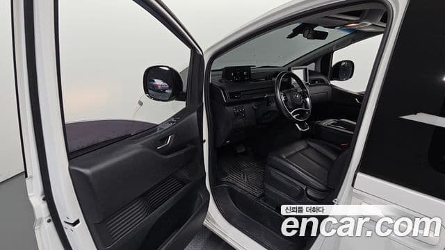 Hyundai Staria 2021 — Фото 10/20