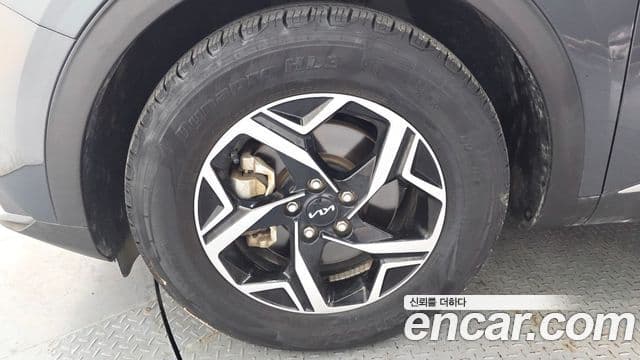 Kia Sportage 2023 — ფოტო 5/20