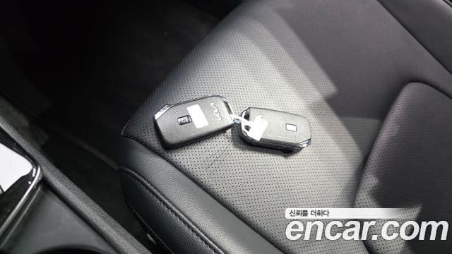 Kia Sportage 2023 — фото 17 из 20