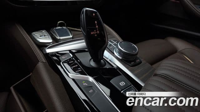 BMW 5 Series 2020 — фото 9 из 20