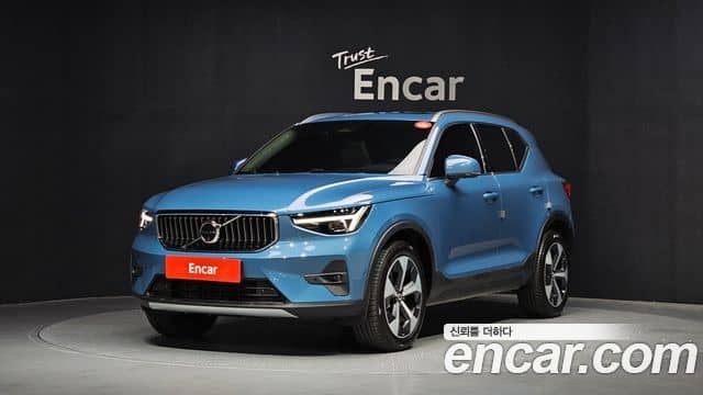 Volvo XC40, 2025