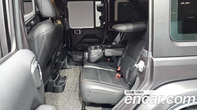 Jeep Wrangler 2019 — ფოტო 12/20