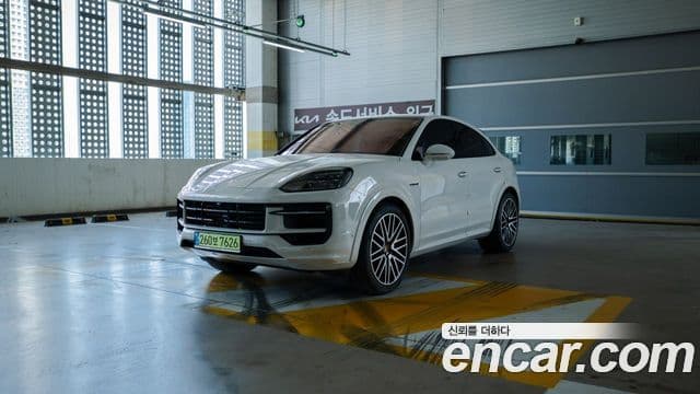 Porsche Cayenne 2025 — Фото 2/18