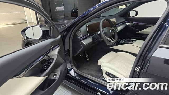 BMW 5 Series 2025 — Şəkil 10/20